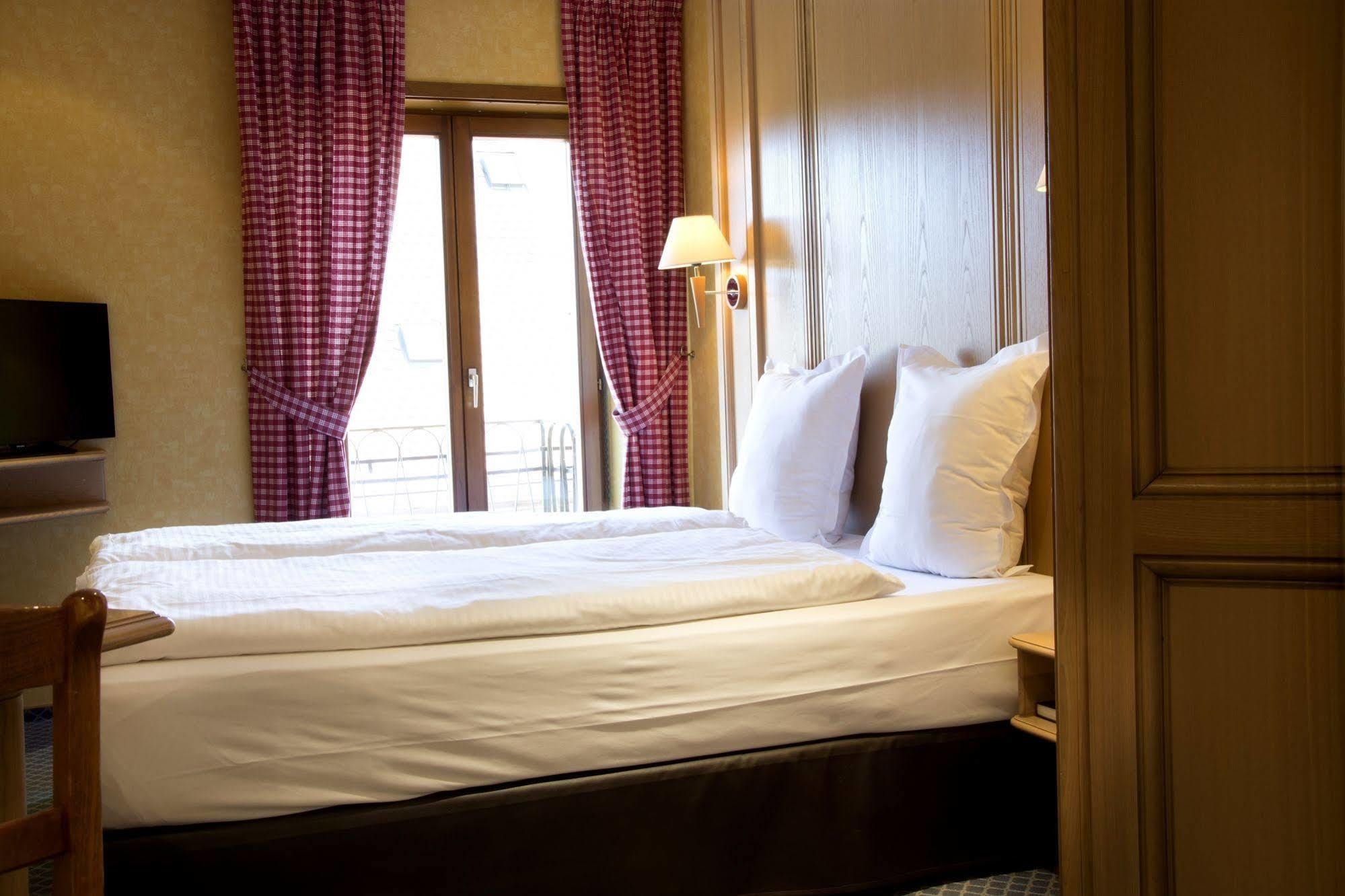 Hotel Spa Et Restaurant Au Chasseur Birkenwald Екстериор снимка